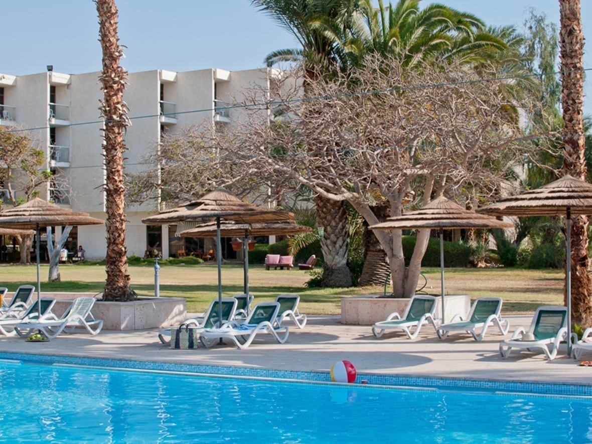 Leonardo Inn Dead Sea Hotel swimming pool