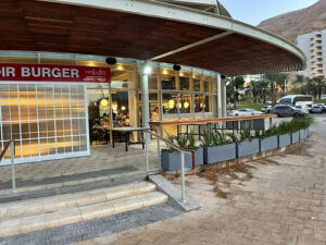 Agadir Burger at the Dead Sea in Ein Bokek