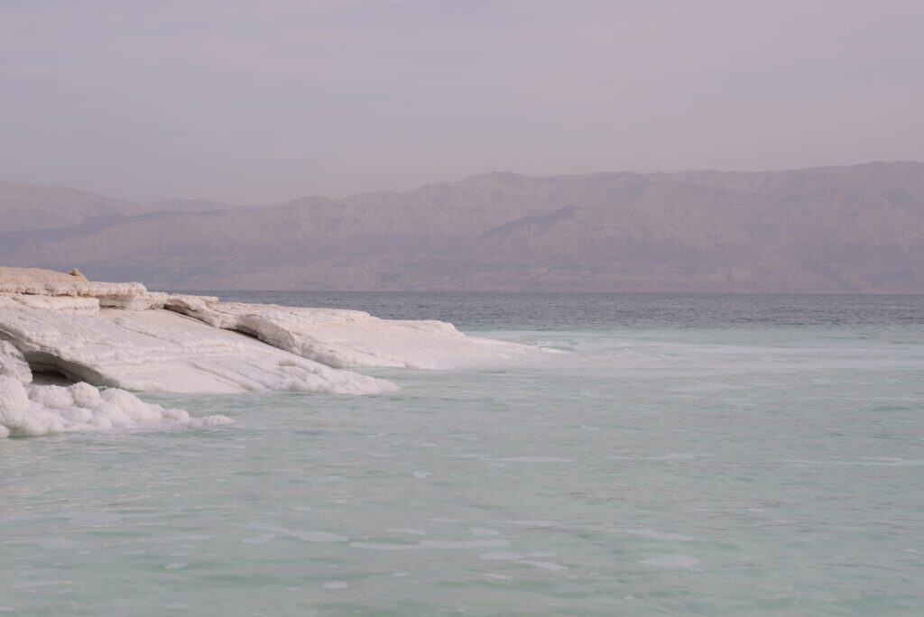 Dead Sea Water Temperature: Year Round Monthly Guide