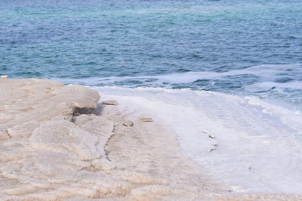 Dead Sea vs Mediterranean Sea: Salinity, Minerals, and Swimming Experience